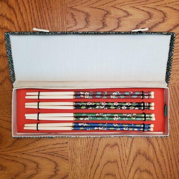 Vintage Chinese Cloisonné Enamel Gilt Inlay Chopsticks (4 pair) w/ Original Box - Picture 2 of 6